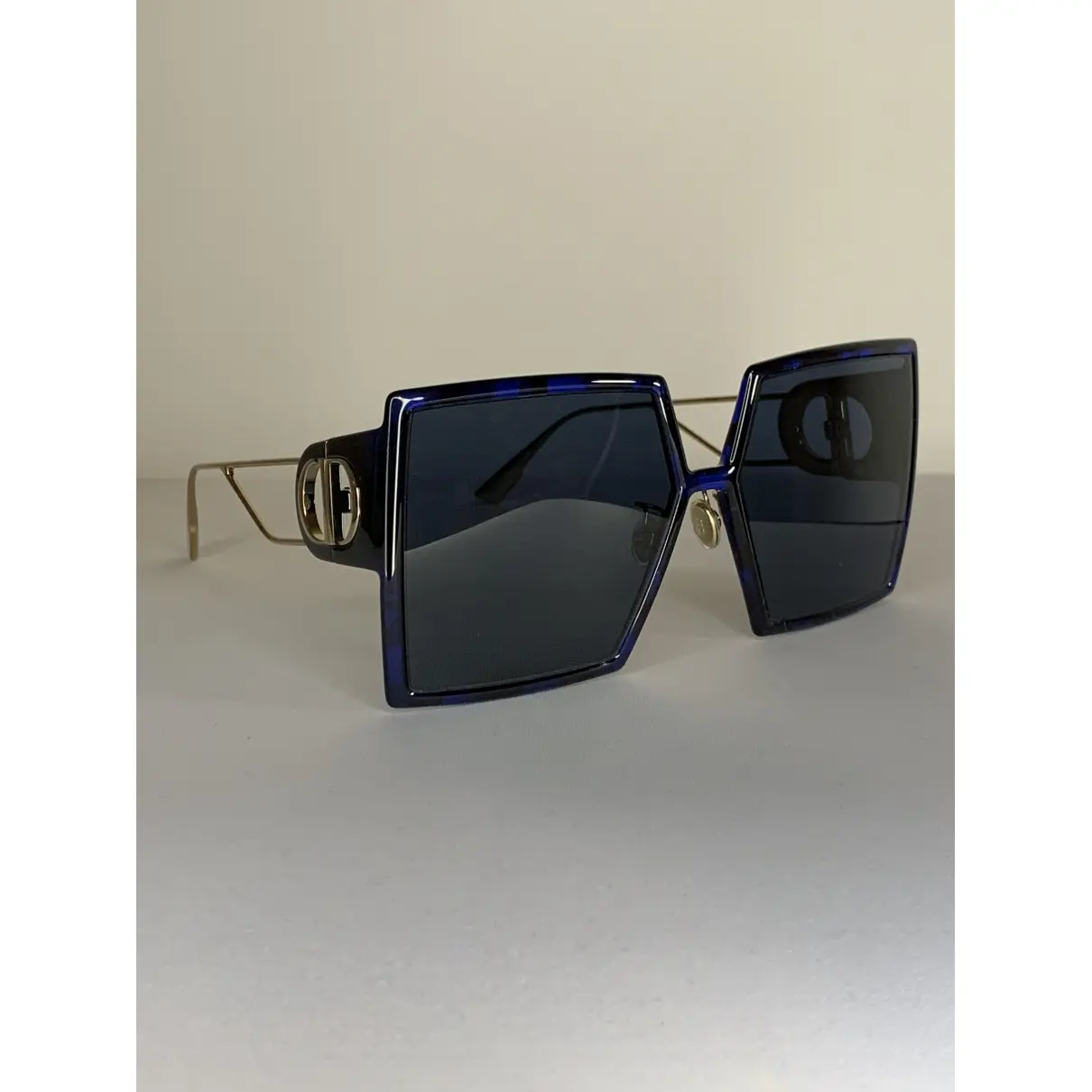 Buy Dior 30Montaigne oversized sunglasses online