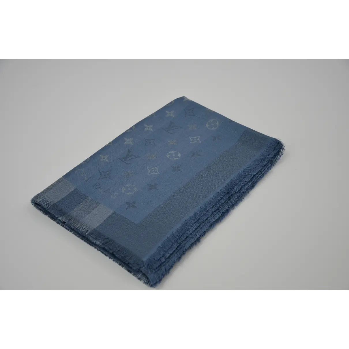 Buy Louis Vuitton Châle Monogram shine silk silk handkerchief online