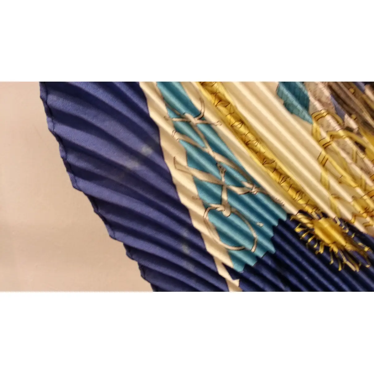 Plissé silk silk handkerchief Hermès - Vintage