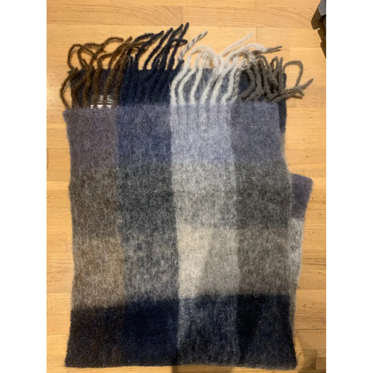 Buy Holzweiler Wool scarf online