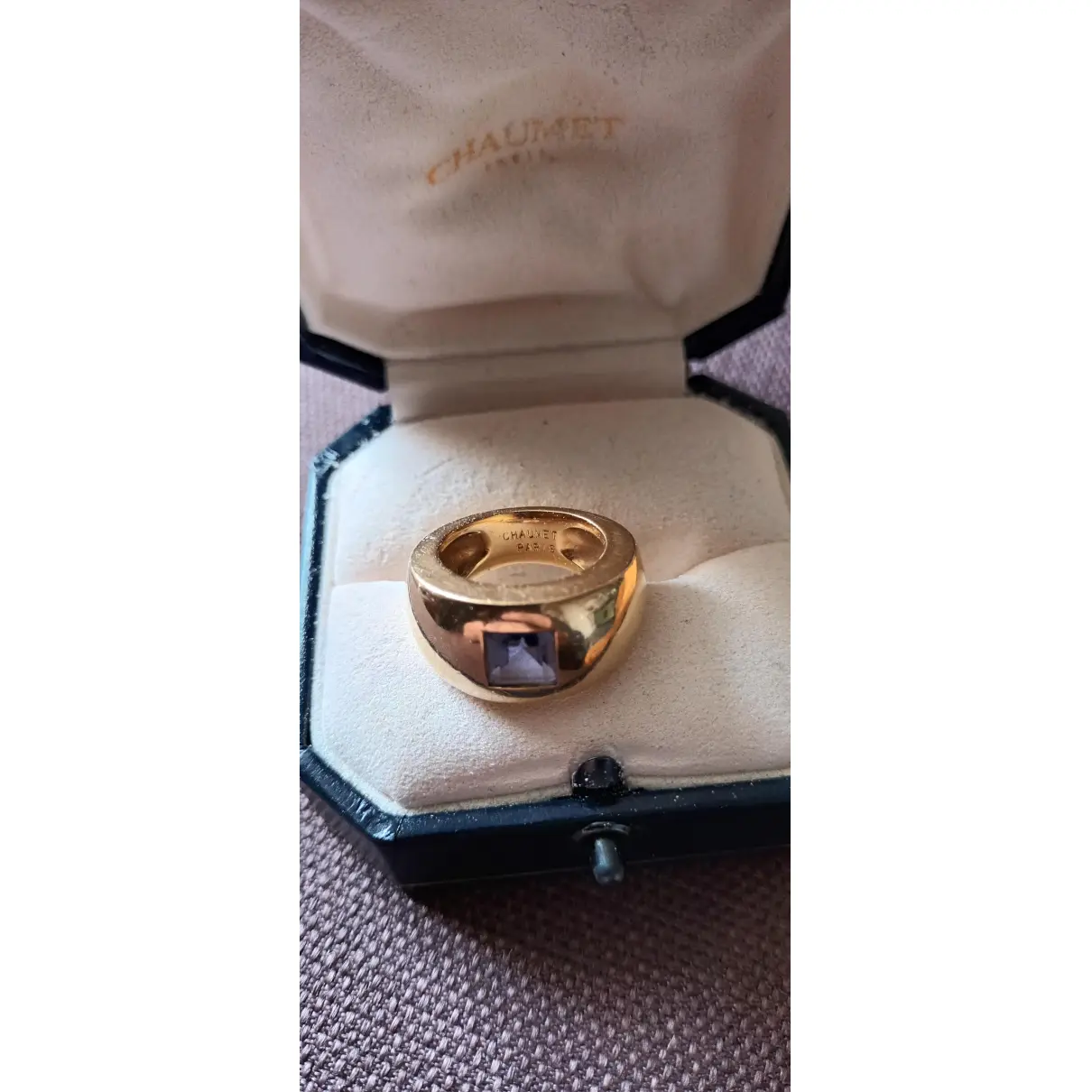 Buy Chaumet Anneau yellow gold ring online