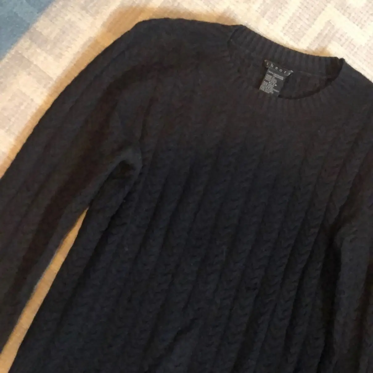 Buy Theory Cashmere jumper online