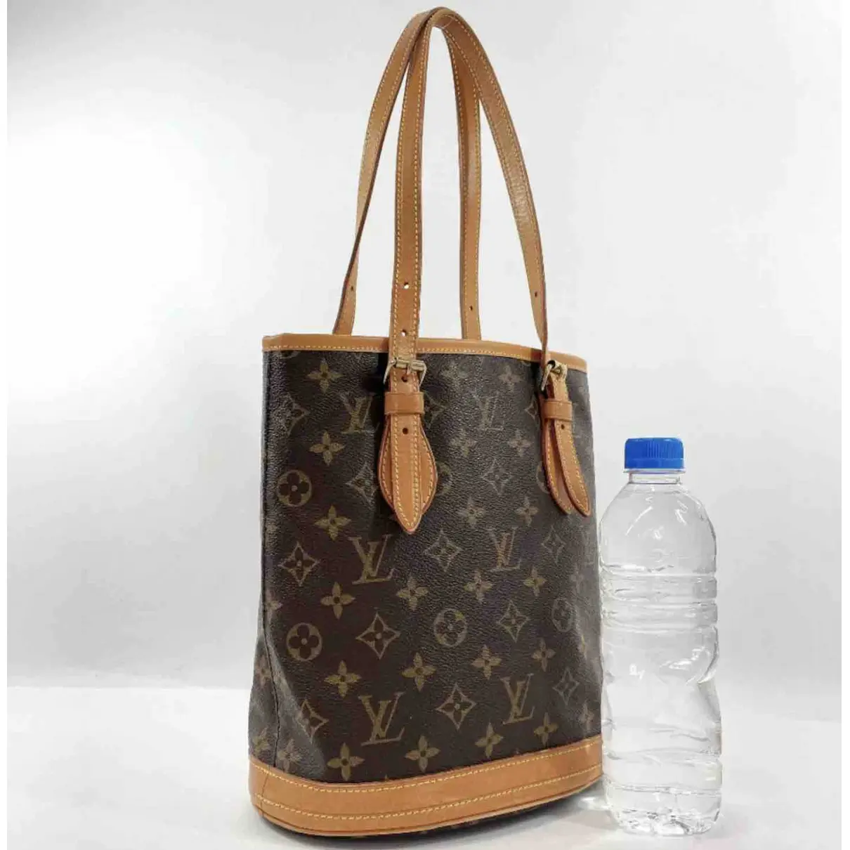 Bucket cloth handbag Louis Vuitton