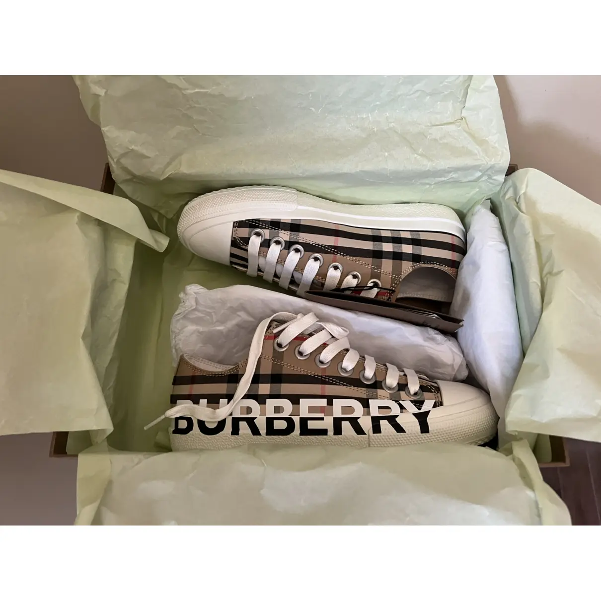 Cloth trainers Burberry