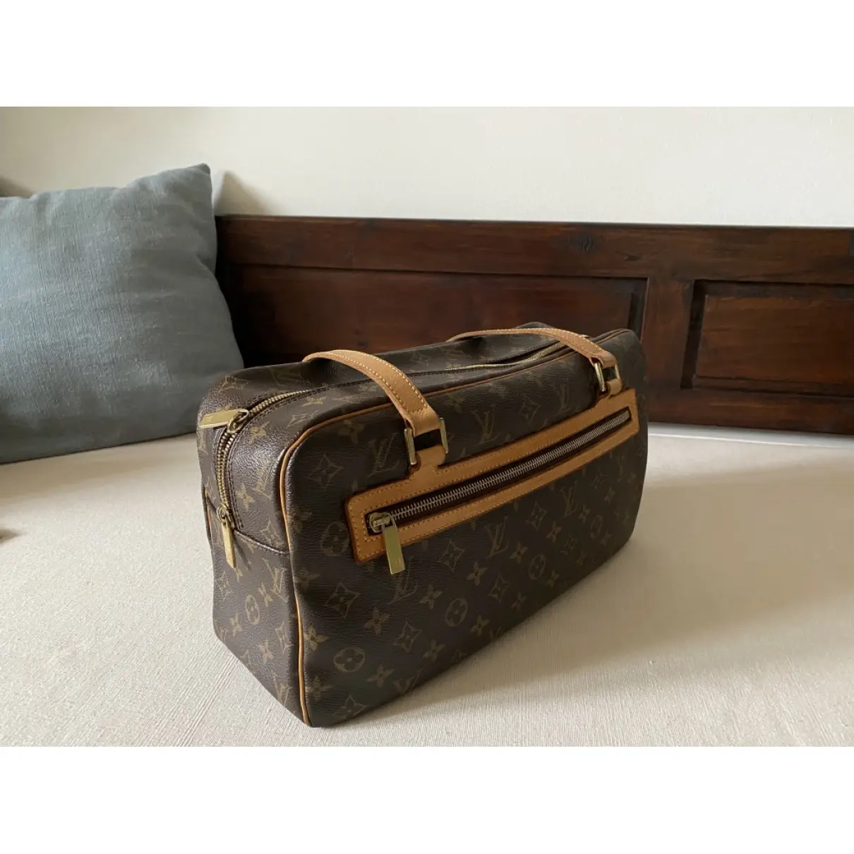 Cite  cloth handbag Louis Vuitton - Vintage