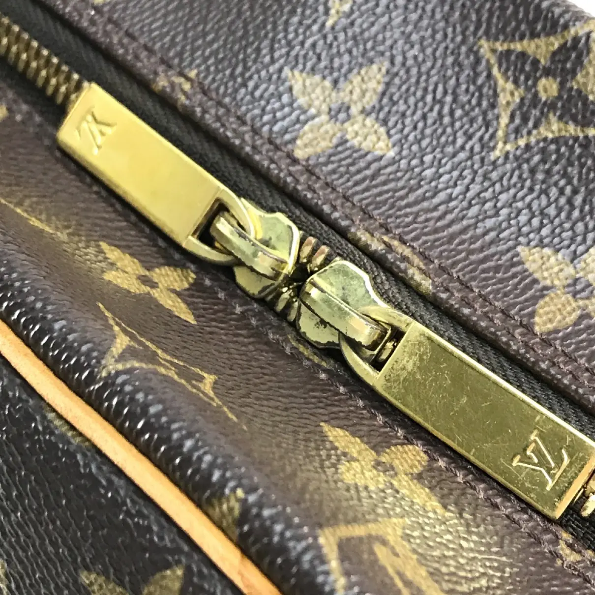 Cite cloth handbag Louis Vuitton