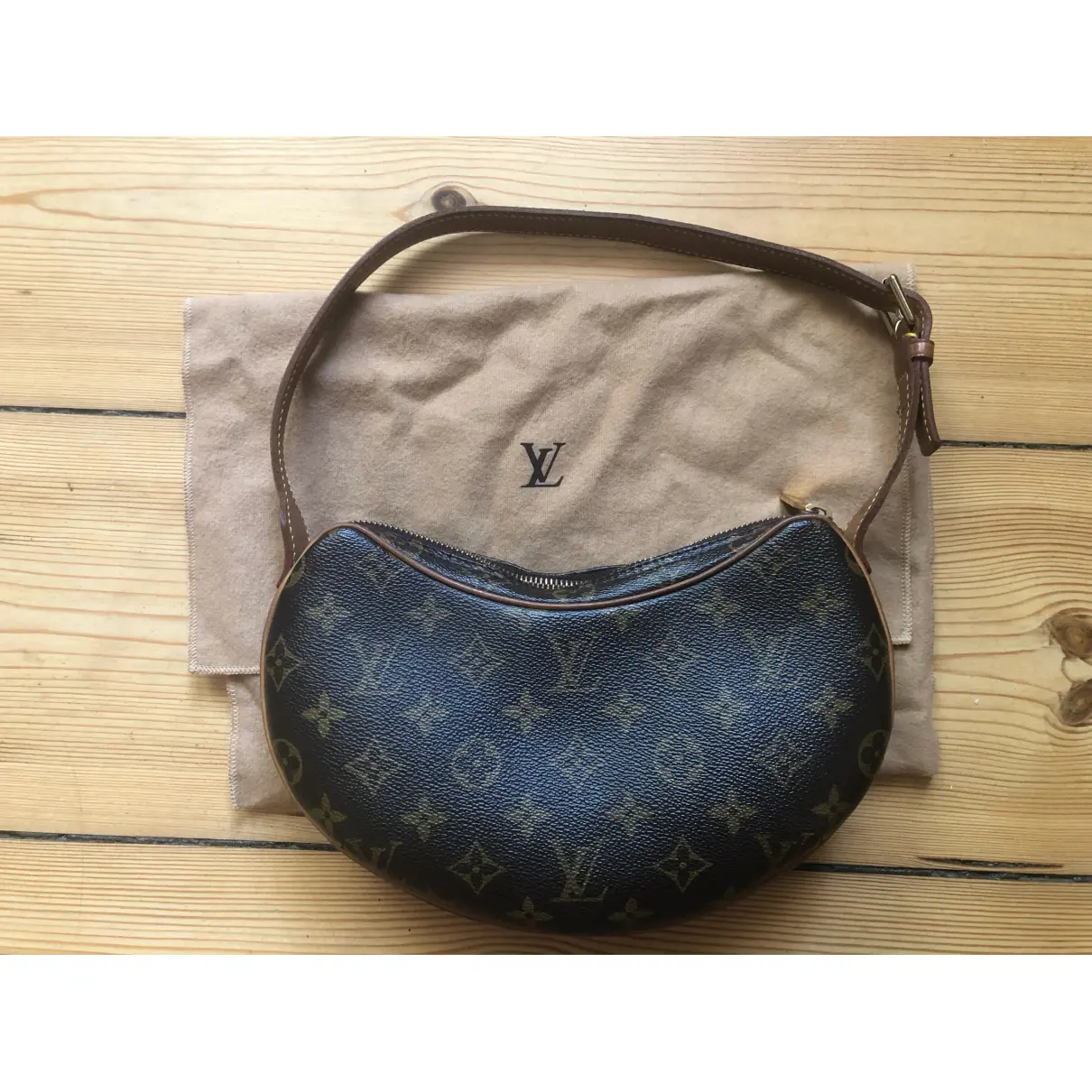 Buy Louis Vuitton Croissant cloth handbag online