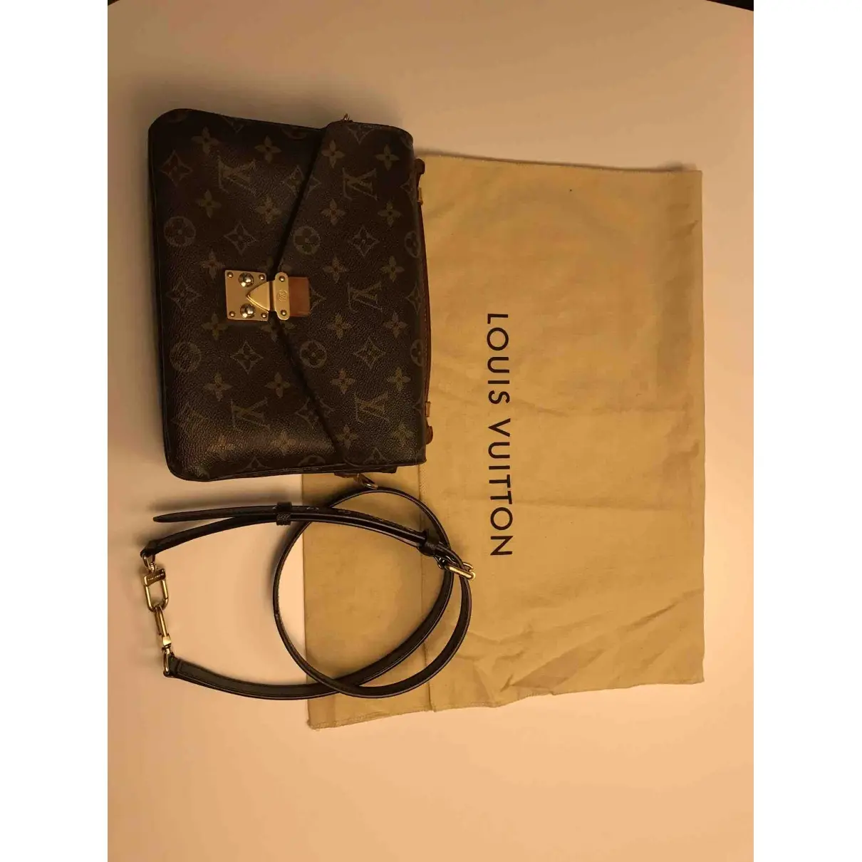 Buy Louis Vuitton Metis cloth satchel online
