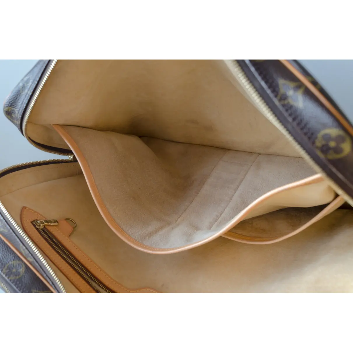 Buy Louis Vuitton Porte Documents Voyage cloth handbag online - Vintage