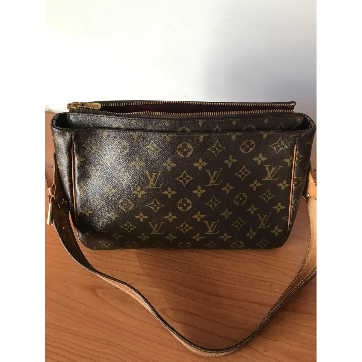 Buy Louis Vuitton Viva Cité cloth handbag online