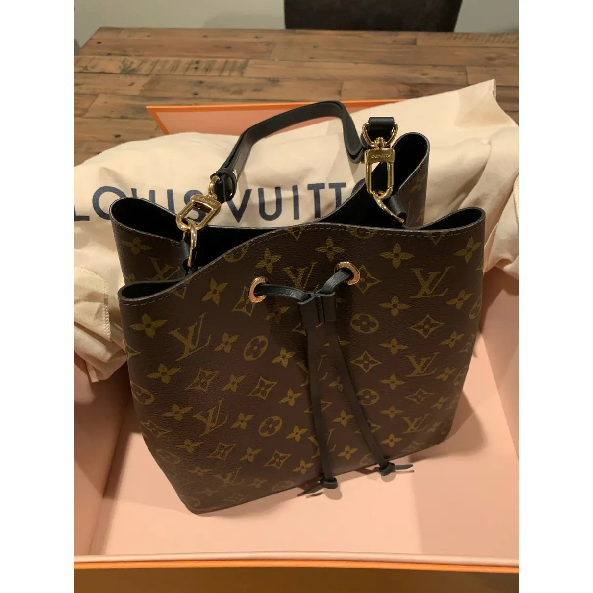 NéoNoé handbag Louis Vuitton