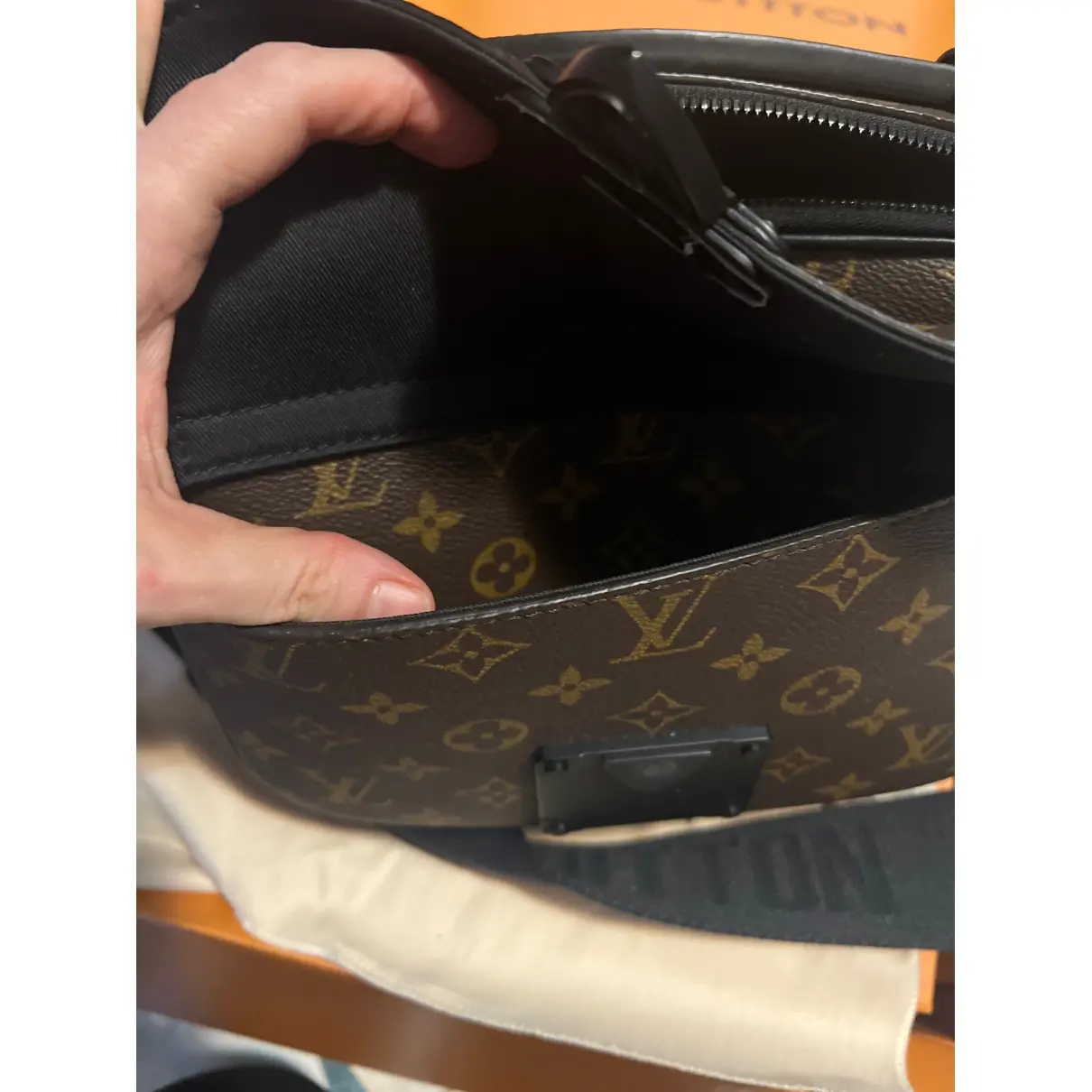 Abbesses Messenger leather bag Louis Vuitton