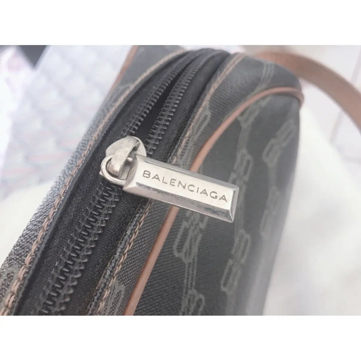 Leather crossbody bag Balenciaga - Vintage