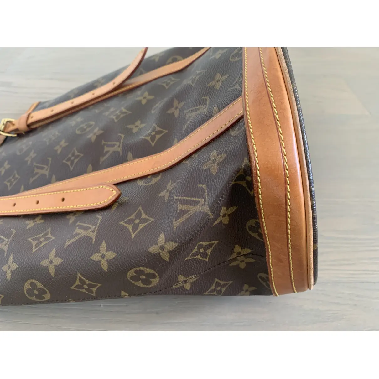 Bucket  leather handbag Louis Vuitton