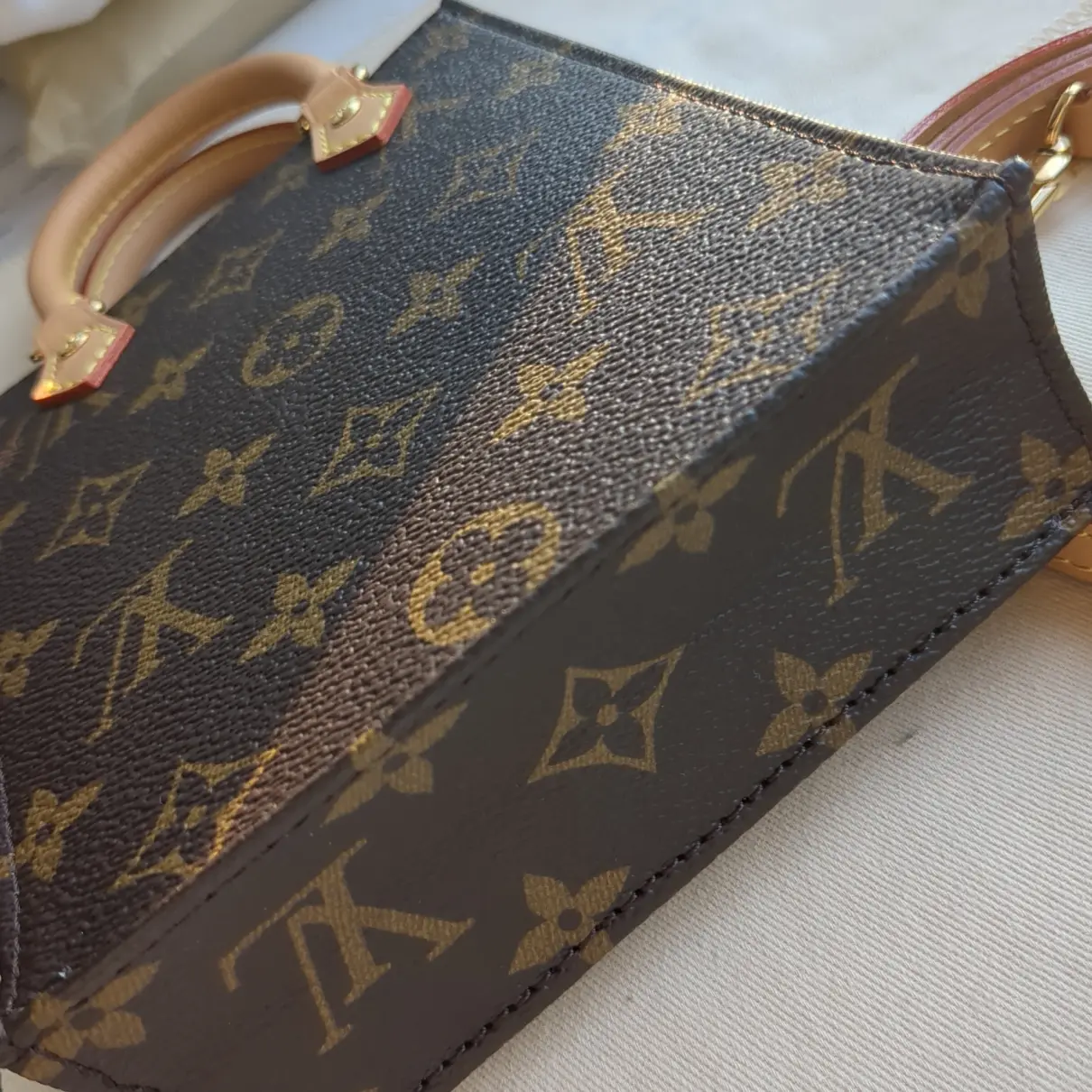 Bucket leather crossbody bag Louis Vuitton