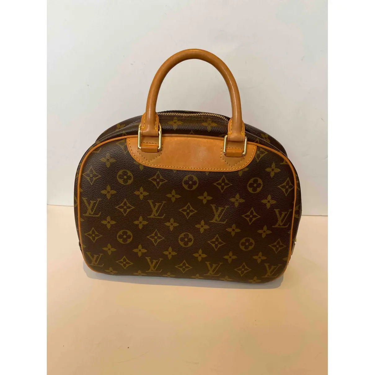Buy Louis Vuitton Deauville l;eather handbag online