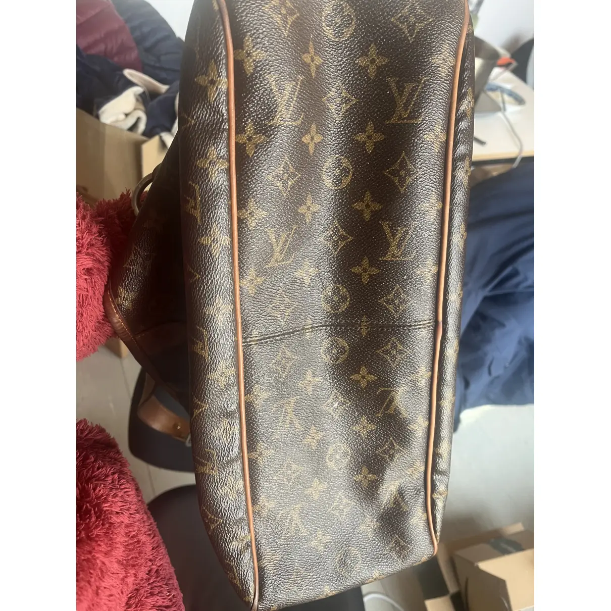 Delightful leather handbag Louis Vuitton