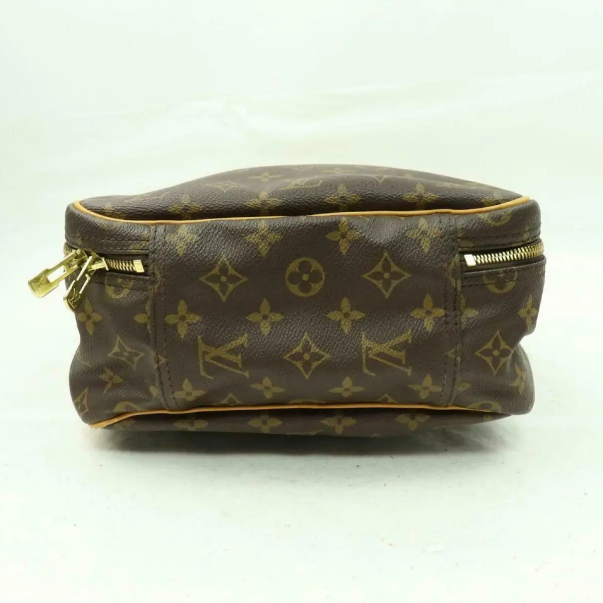 Excursion leather handbag Louis Vuitton