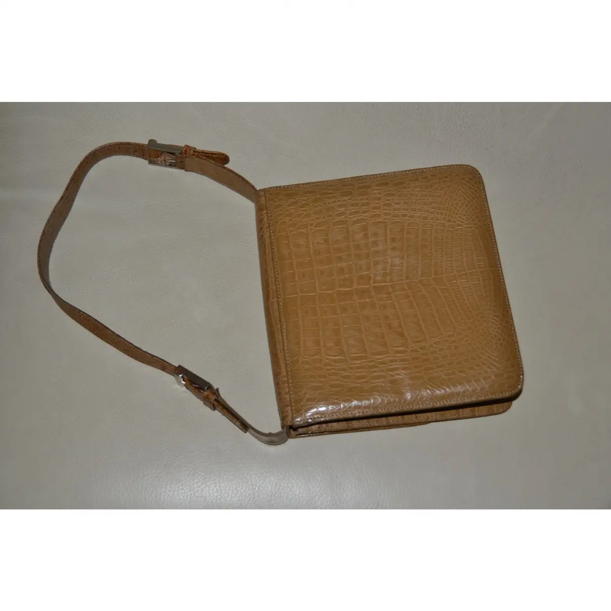 Buy Fratelli Rossetti Leather handbag online