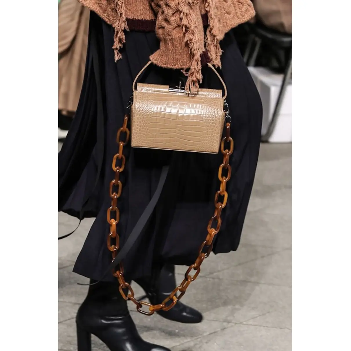 Buy gu_de Leather handbag online