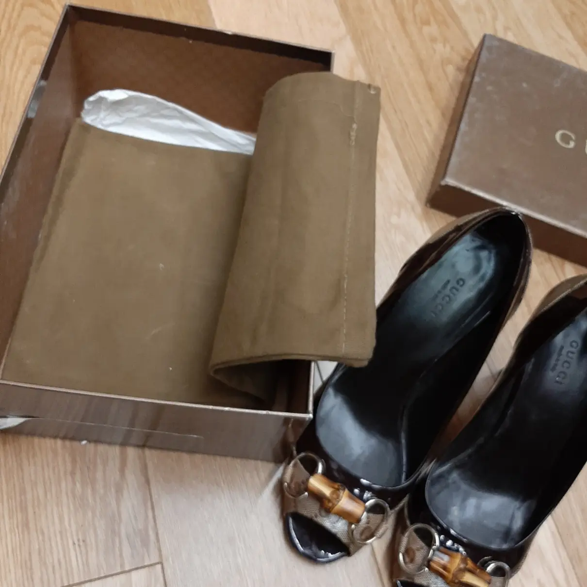 Leather heels Gucci