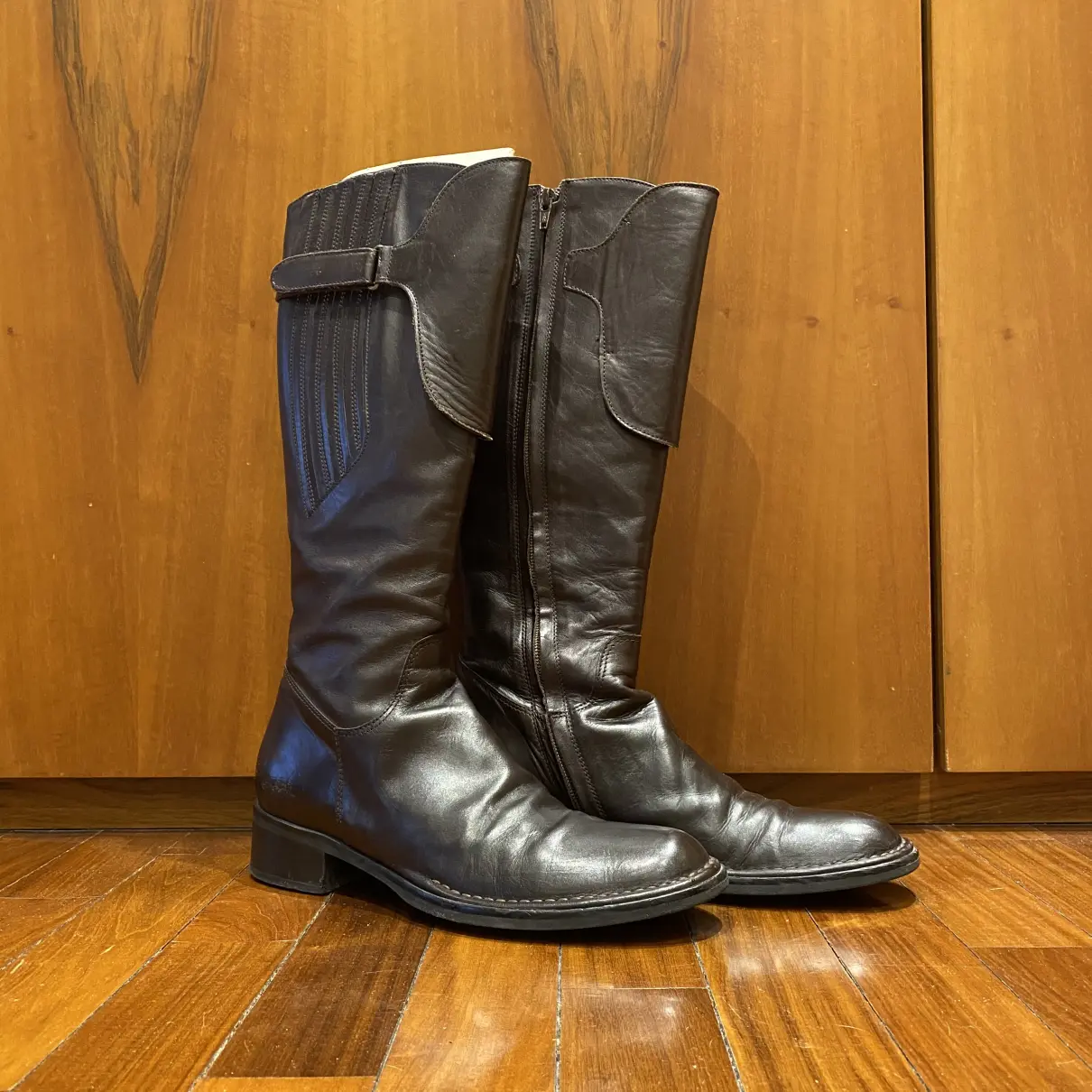 Buy LAURA BELLARIVA Leather riding boots online