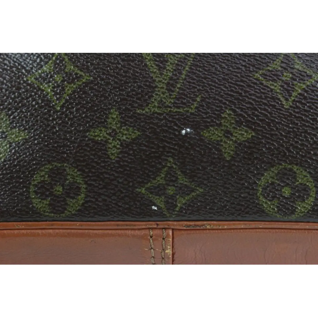 Buy Louis Vuitton Marly Dragonne leather clutch bag online