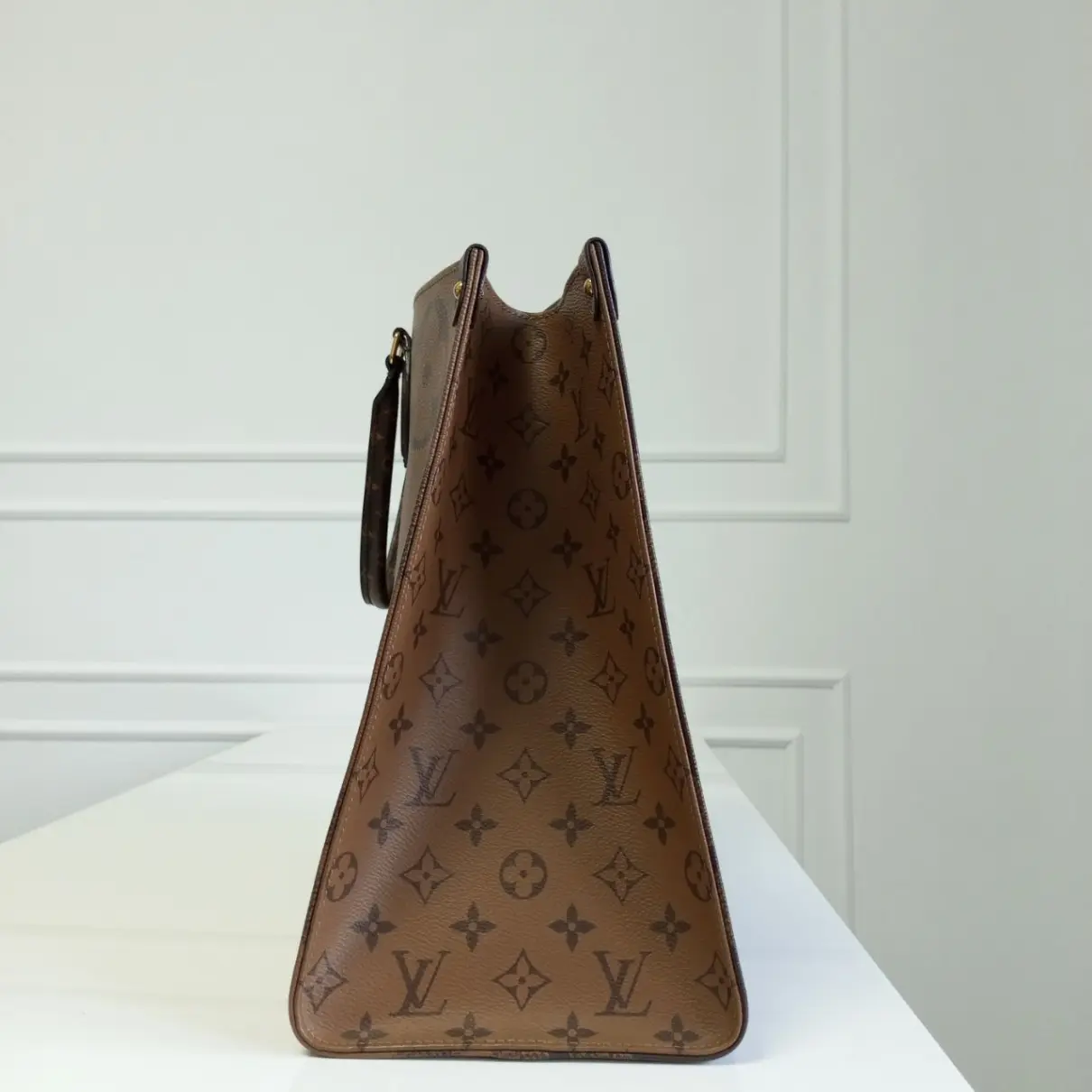 Buy Louis Vuitton Onthego leather handbag online