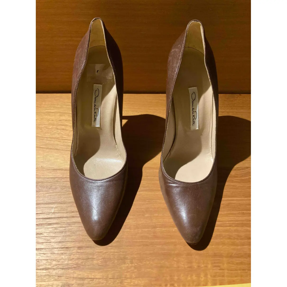 Buy Oscar De La Renta Leather heels online