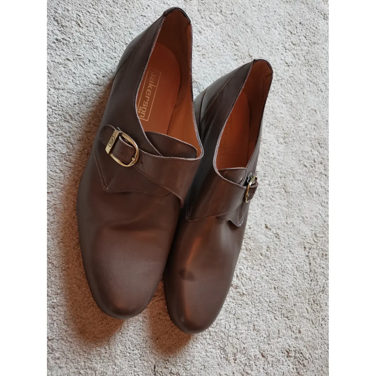 Leather flats pakerson