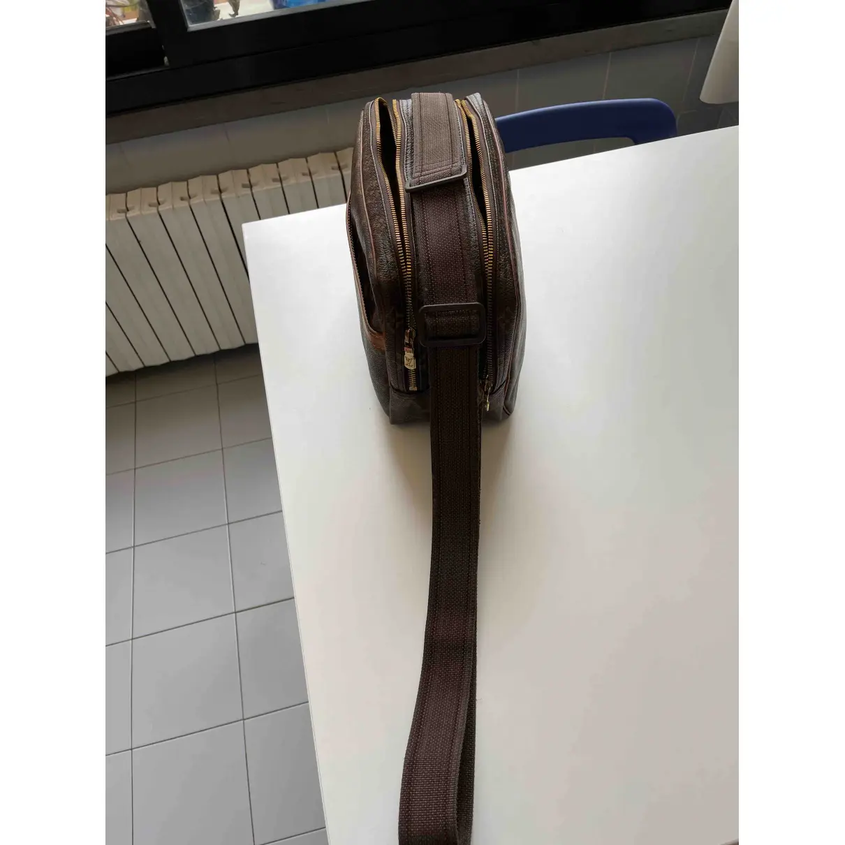 Reporter leather crossbody bag Louis Vuitton - Vintage