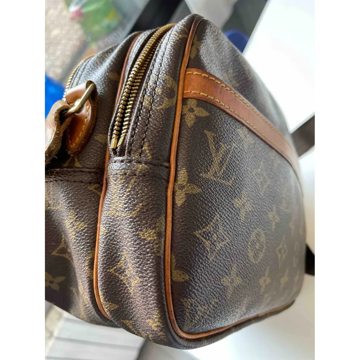 Buy Louis Vuitton Reporter leather crossbody bag online - Vintage