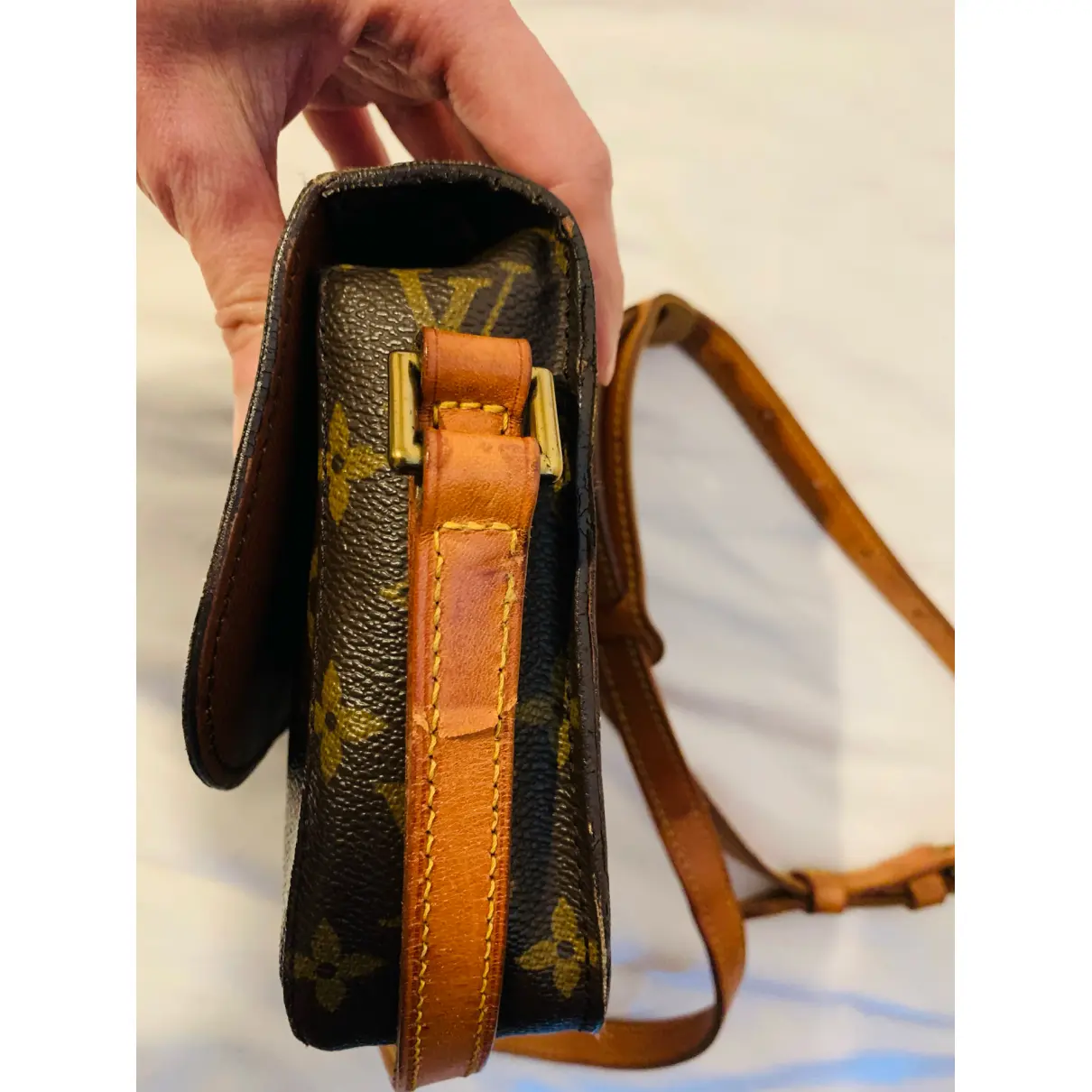 Buy Louis Vuitton Saint Cloud vintage leather crossbody bag online - Vintage