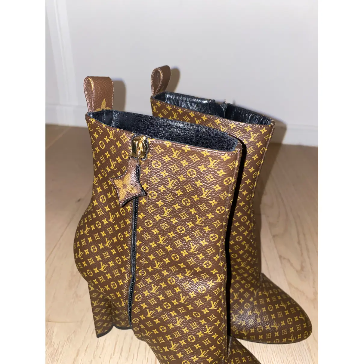 Silhouette leather ankle boots Louis Vuitton