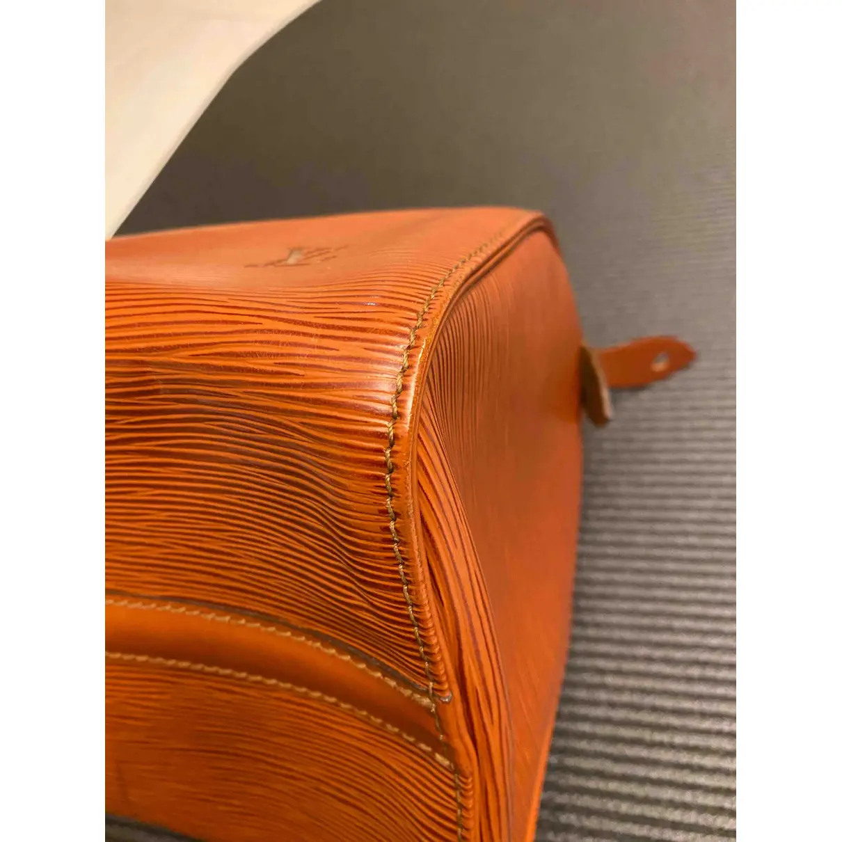 Buy Louis Vuitton Speedy leather handbag online - Vintage