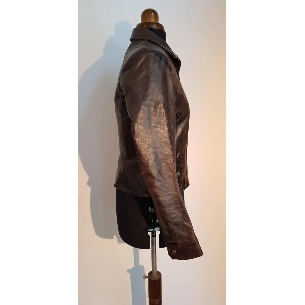 Buy Ventcouvert Leather jacket online