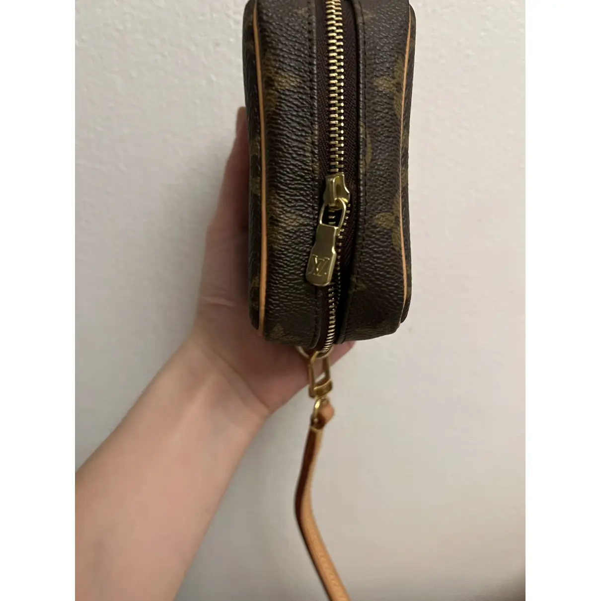 Buy Louis Vuitton Wapity leather clutch bag online - Vintage