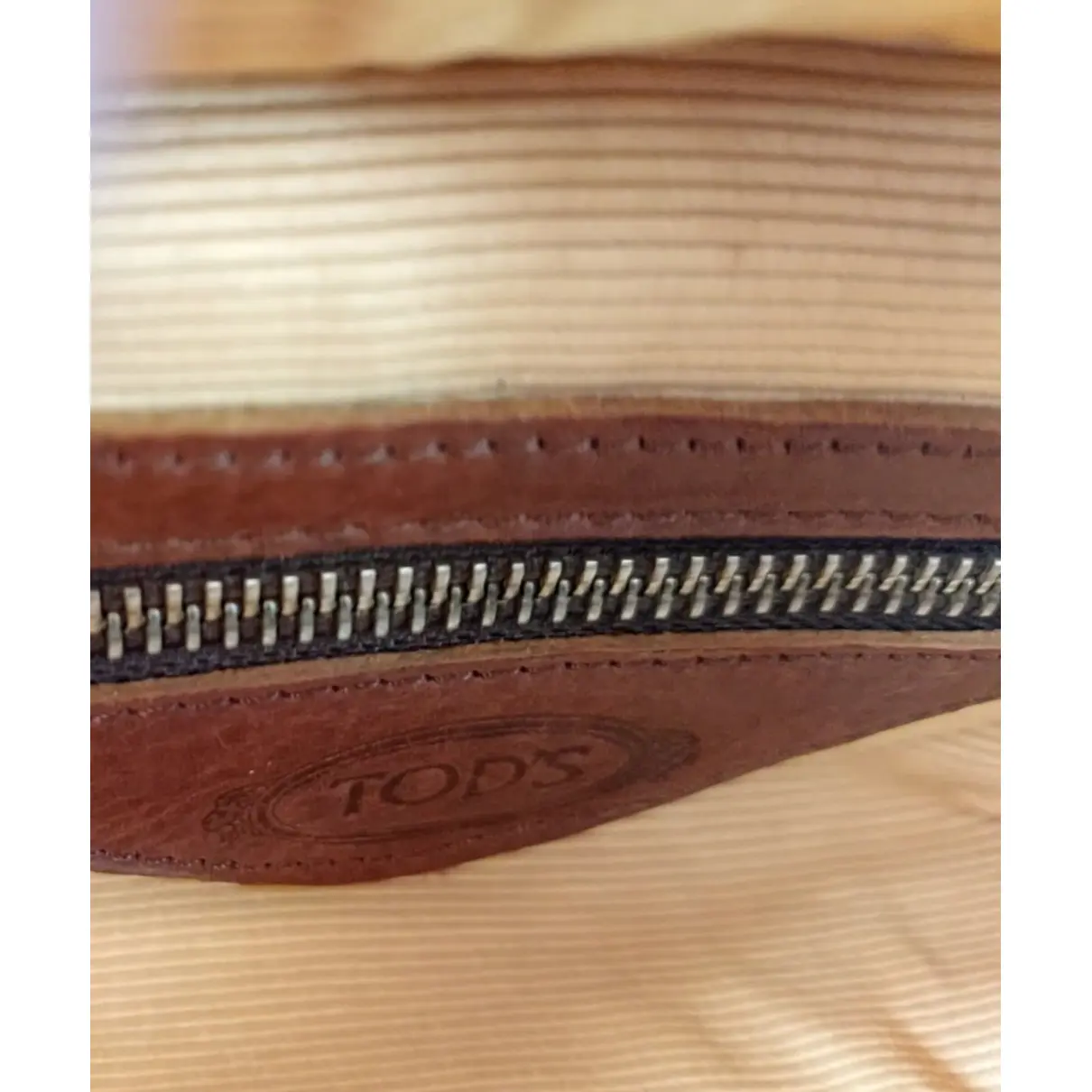 Buy Tod's Wave leather handbag online