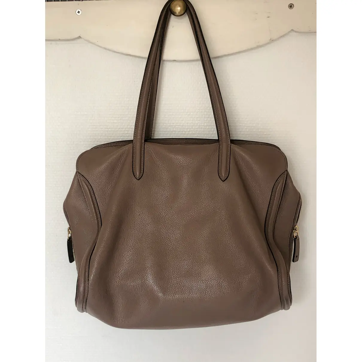 Buy Alexander McQueen Zippé leather handbag online