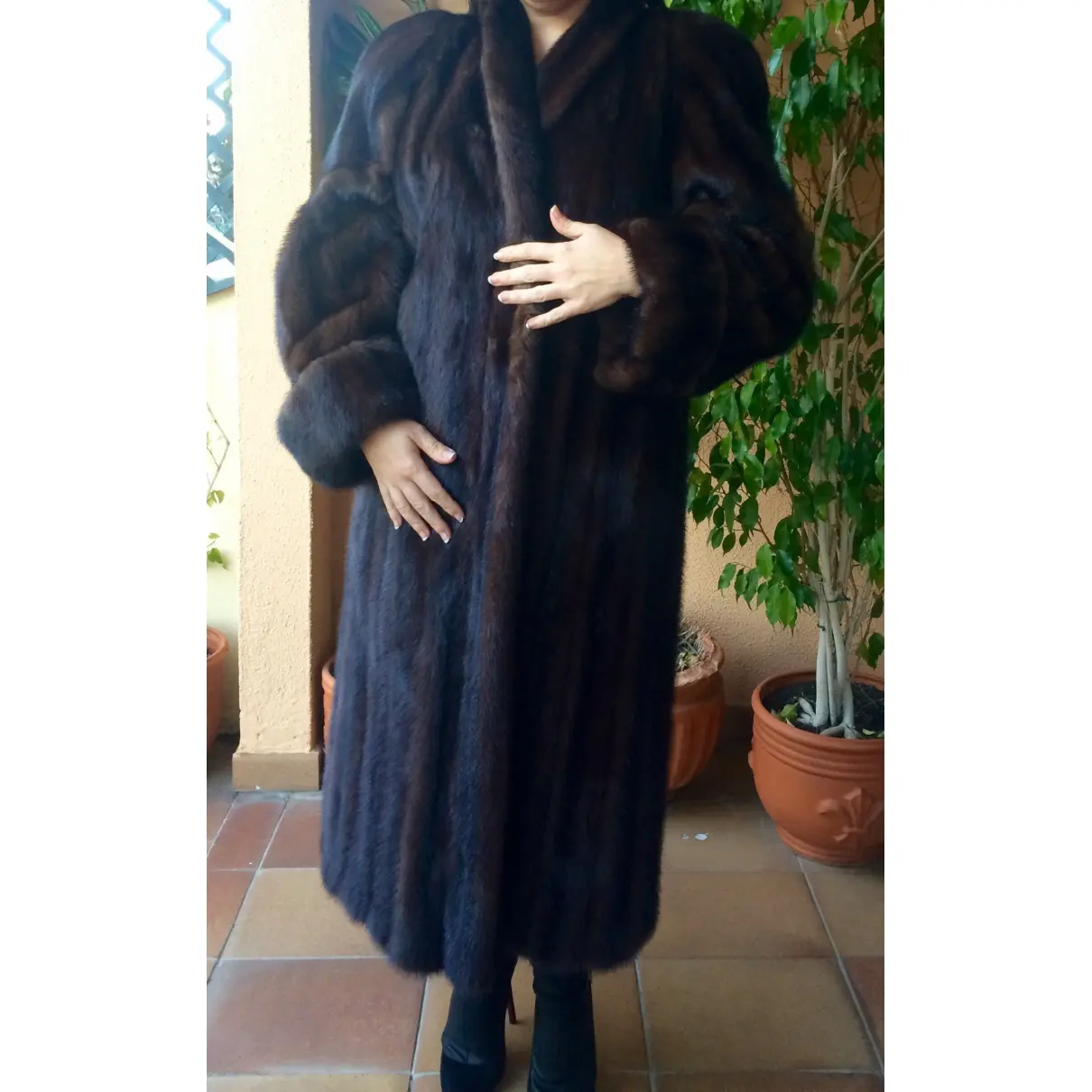 Buy Saga Furs Mink coat online - Vintage