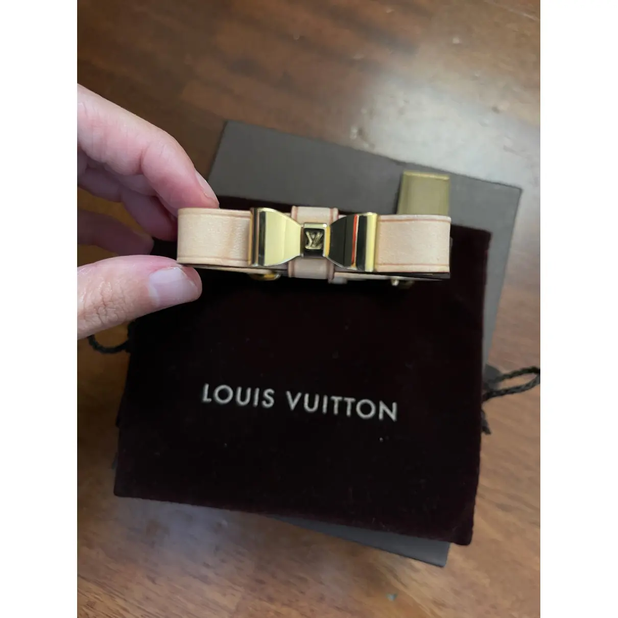 Buy Louis Vuitton Collar online