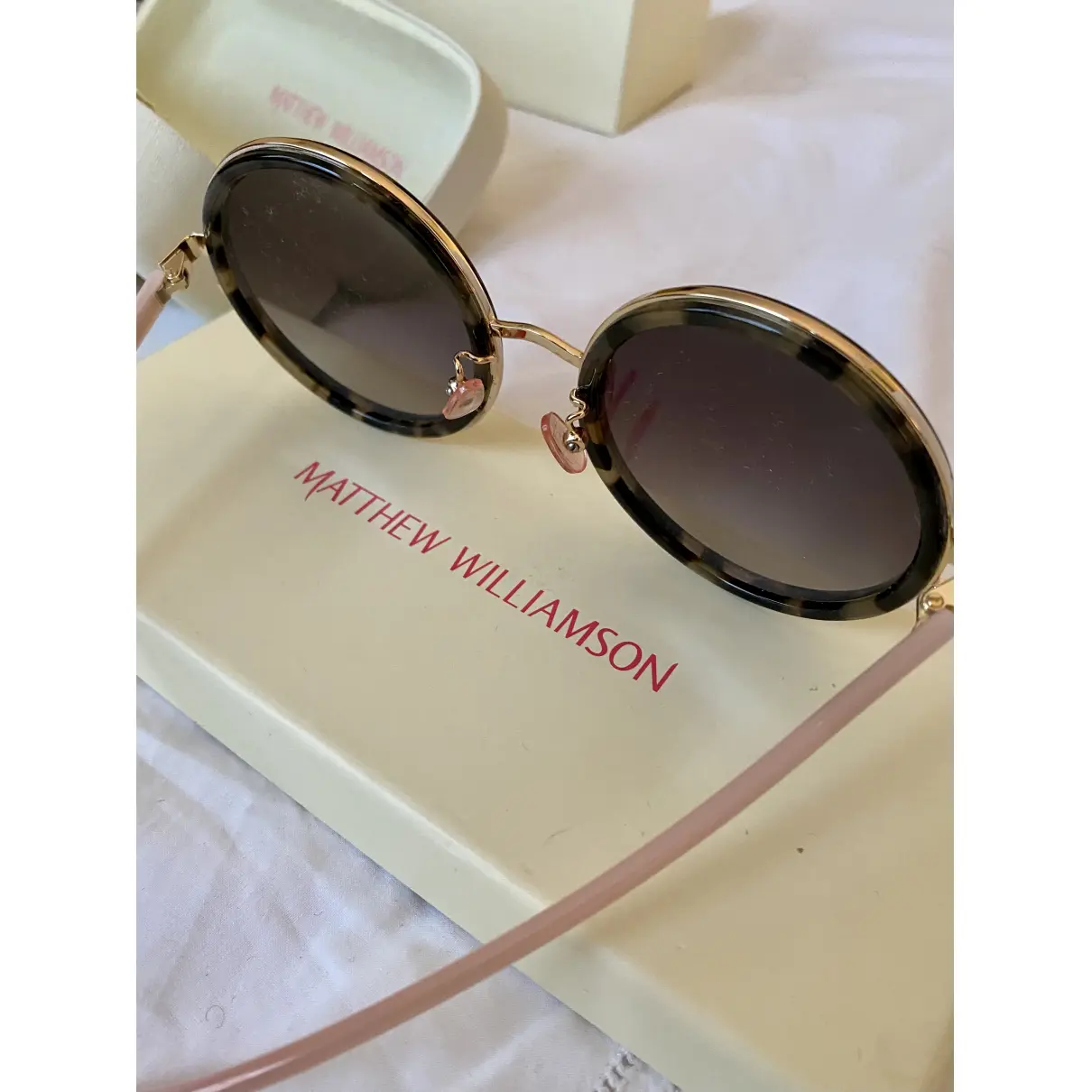 Luxury Matthew Williamson Sunglasses Women