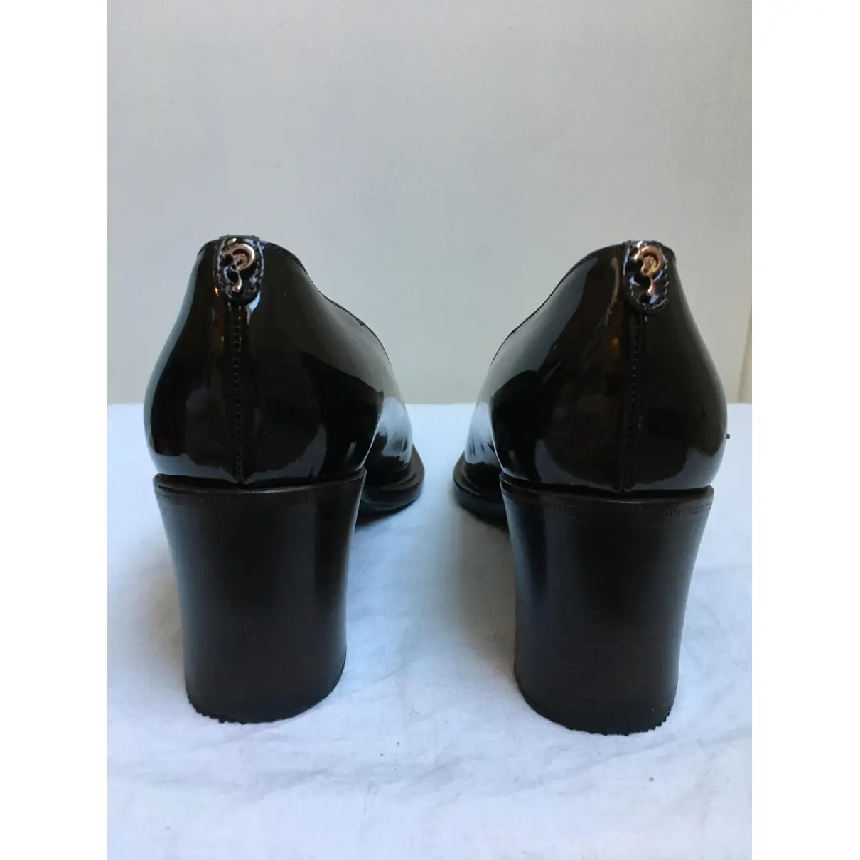 Patent leather heels Pollini