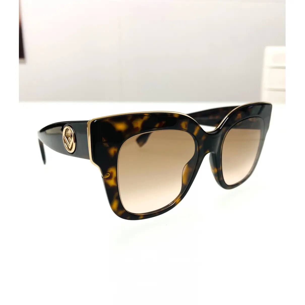Buy Fendi Oversized sunglasses online
