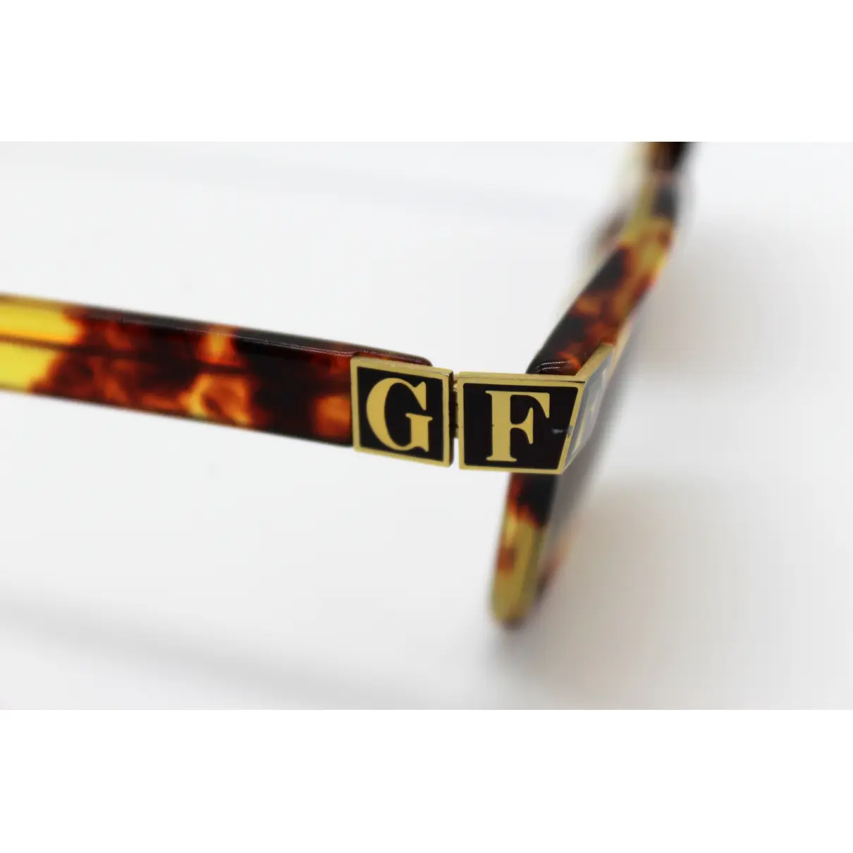 Buy Gianfranco Ferré Sunglasses online - Vintage