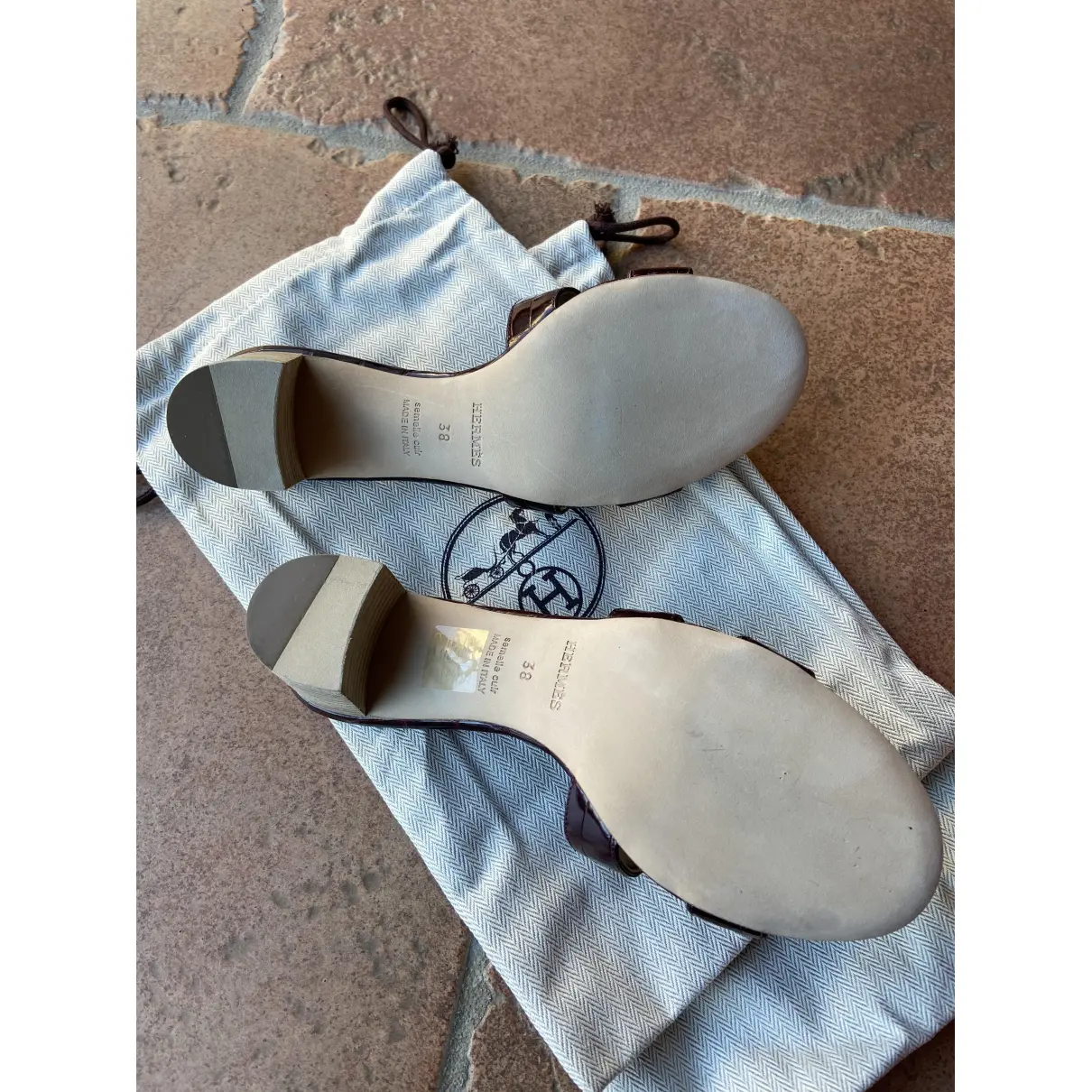 Oasis alligator sandals Hermès