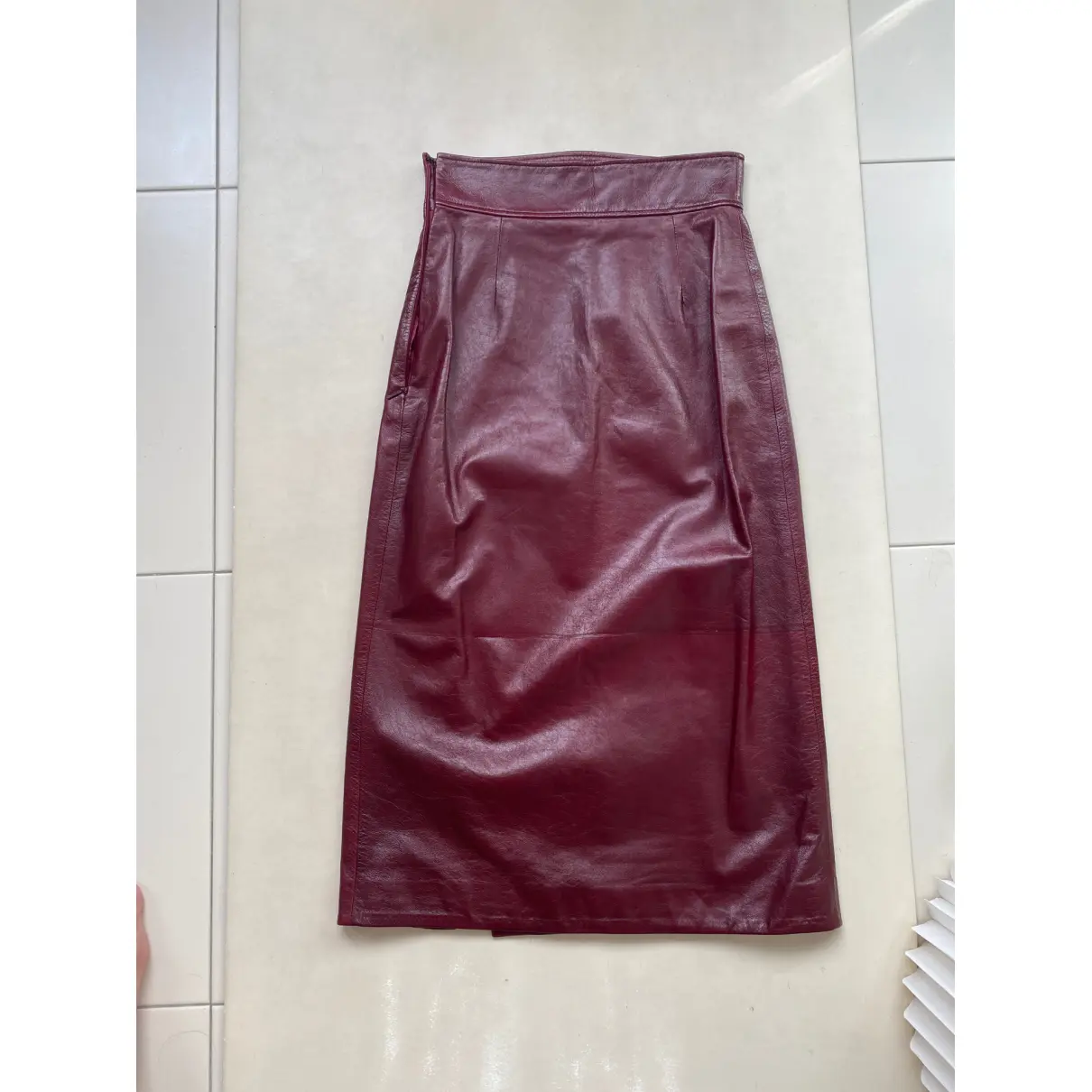 Buy Gucci Leather mid-length skirt online
