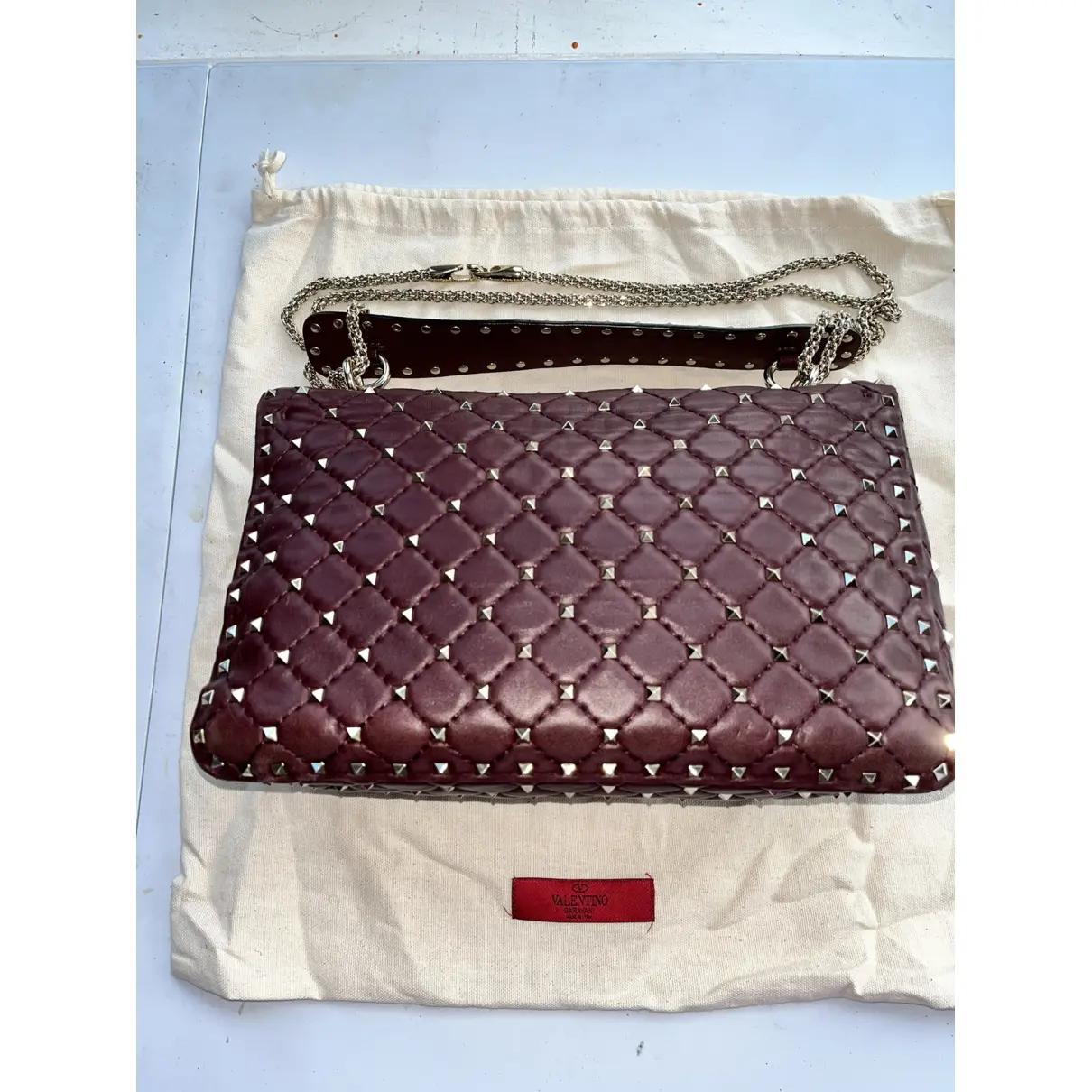 Buy Valentino Garavani Rockstud spike leather handbag online
