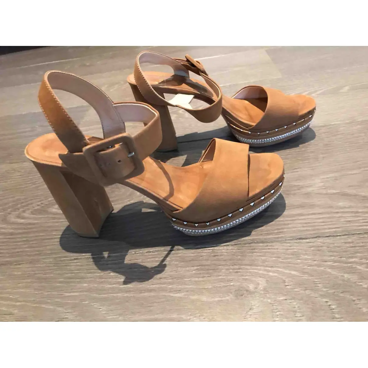 Buy Ann Tuil Leather sandals online