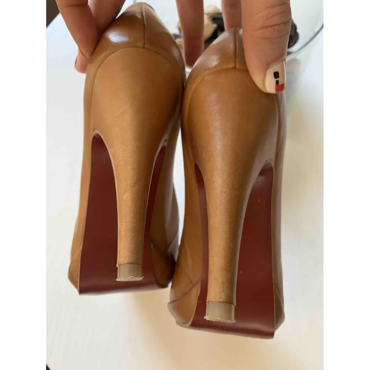 Leather heels Bianco